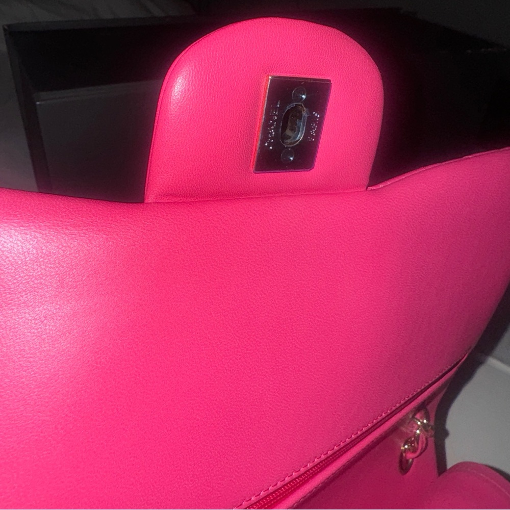 CHANEL
Classic Jumbo Double Flap Bag - Picture 6 of 16